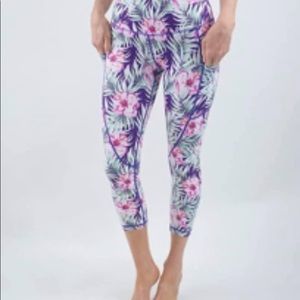 Zyia Paradise Pocket Light n Tight Hi Rise Capris